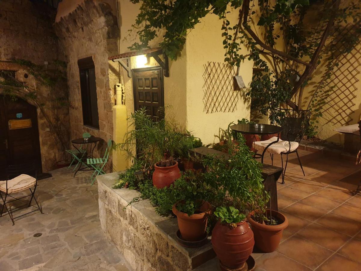 Chris Αpartments Old Town Lägenhet Rhodes City Exteriör bild